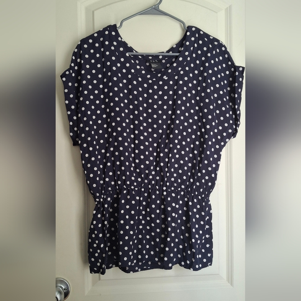 R.q.t. Rayon Polka Dot Navy Blue Top Szโ M Retro Flowy Classic Summer Basic